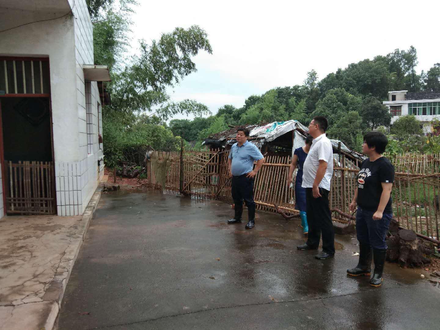 范警元学姐工作照片1.jpg