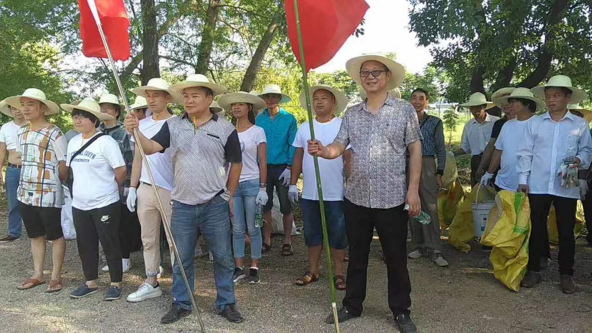 范警元学姐工作照片2.jpg