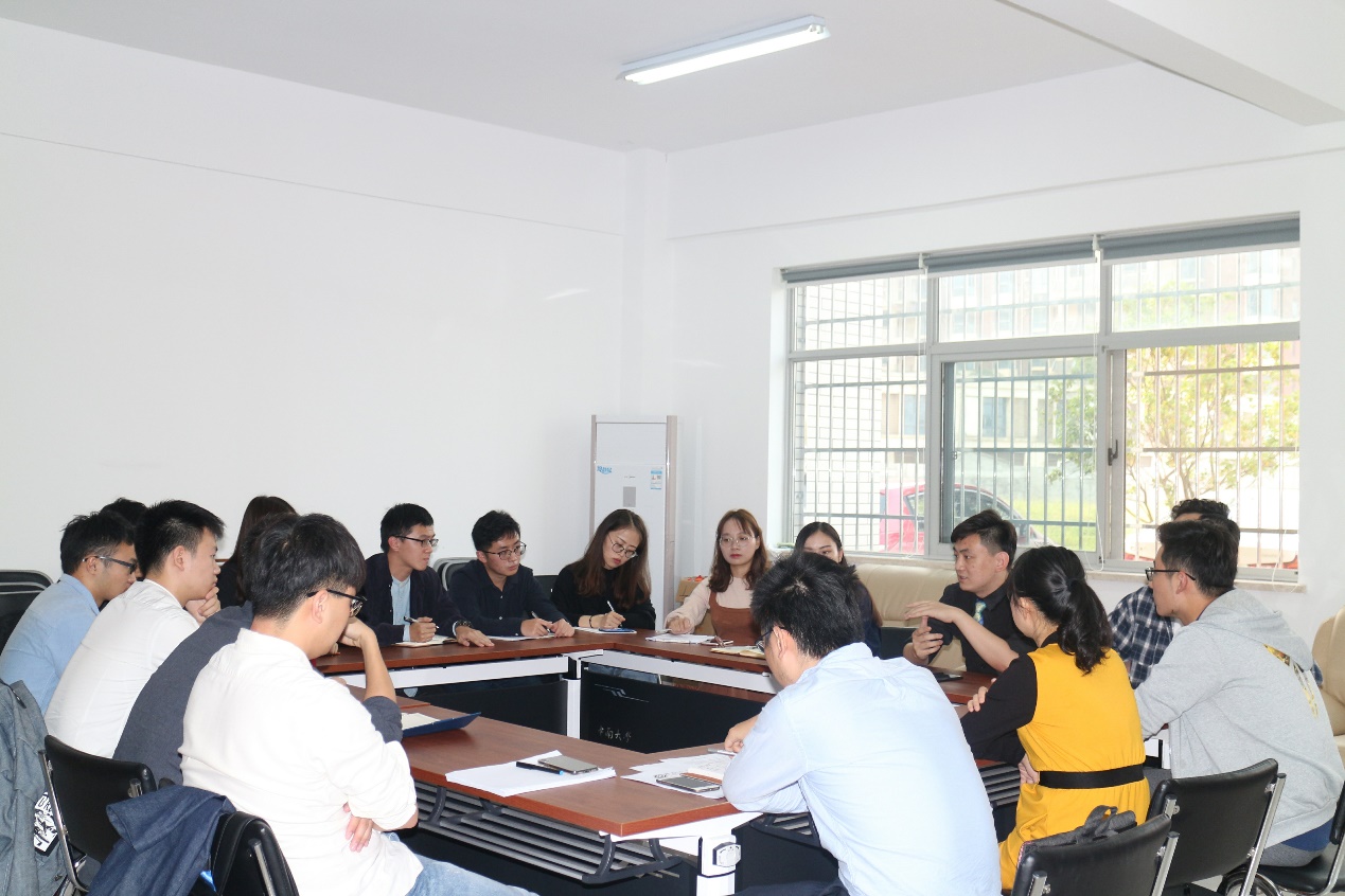 研究生会座谈会.jpg